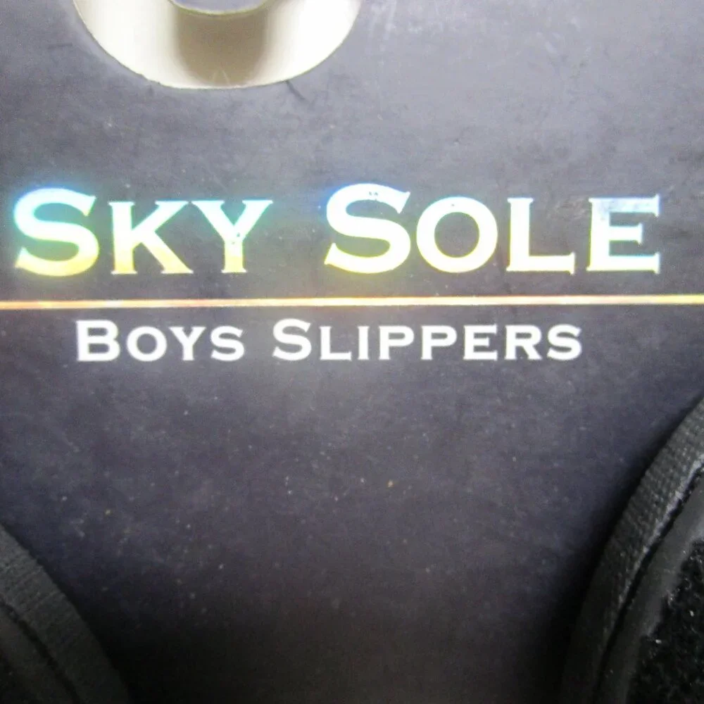 Sky Sole Fleece Slippers for Boys, Soft, solid Black with Blue trim Small 5-6